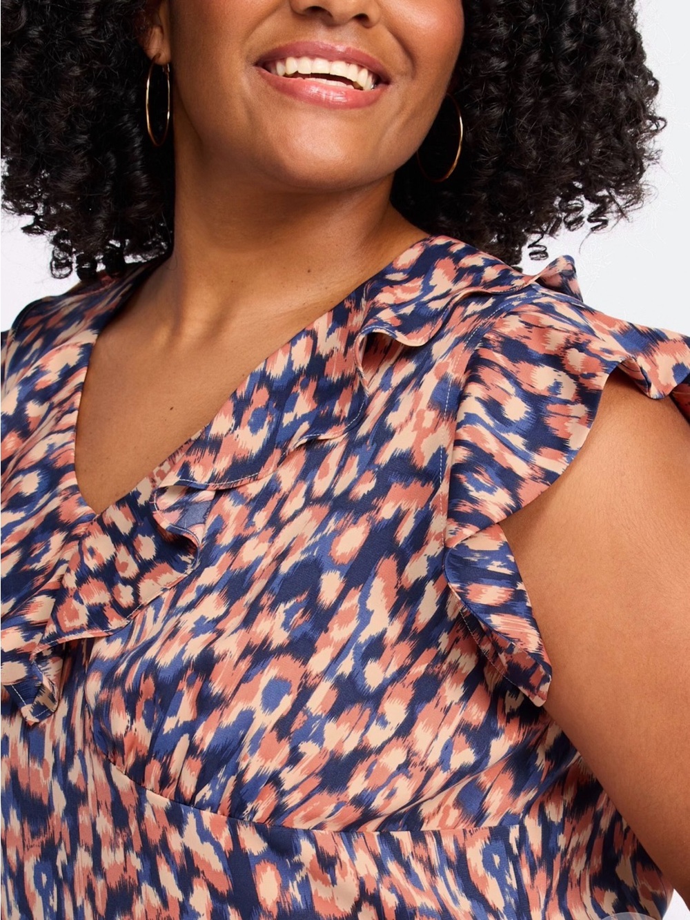 WD.NY Peach and Navy Ruffle V-Neck Flutter Sleeve Blouse